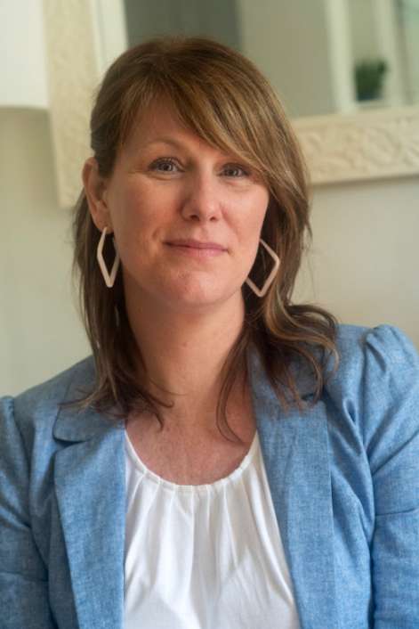 ElizabethLongsworth-bio-photo